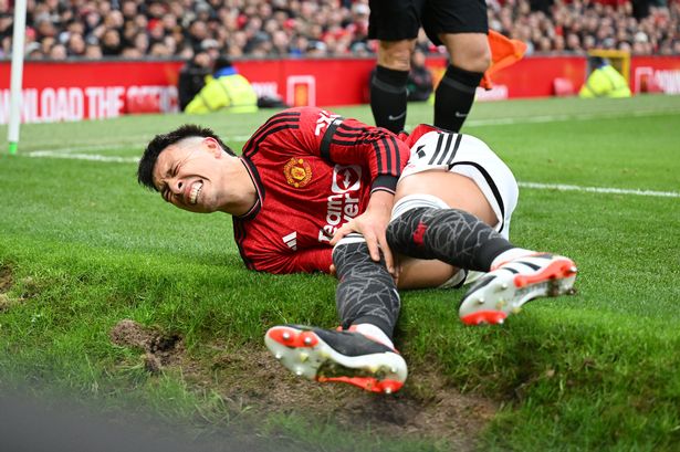 HLV Ten Hag lo ngại với chấn thương của Martinez...